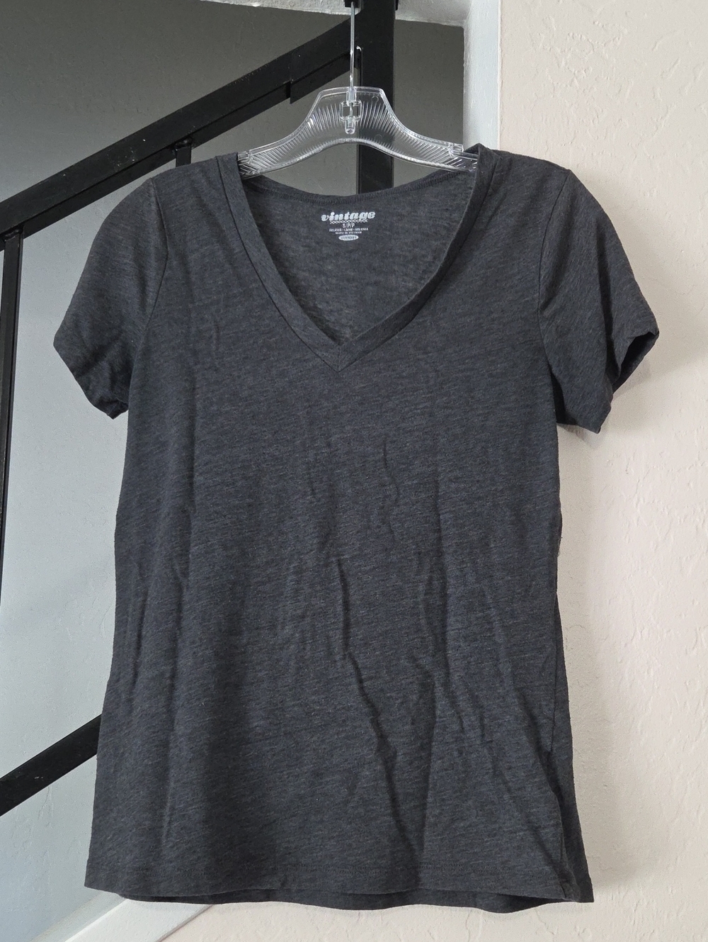 Old Navy Charcoal V-Neck Short Sleeve Tee Size S